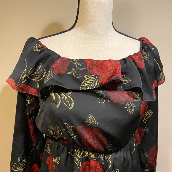 Cupcakes & Cashmere Rose Floral Halter Dress - Picture 6 of 14